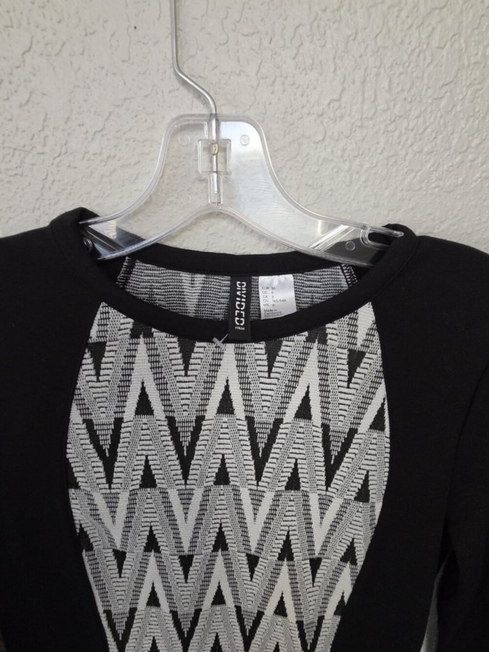 Divided by H&M Black/White Geometric Bodycon Dress Round Neck Long Sleeve 6 - Picture 5 of 9
